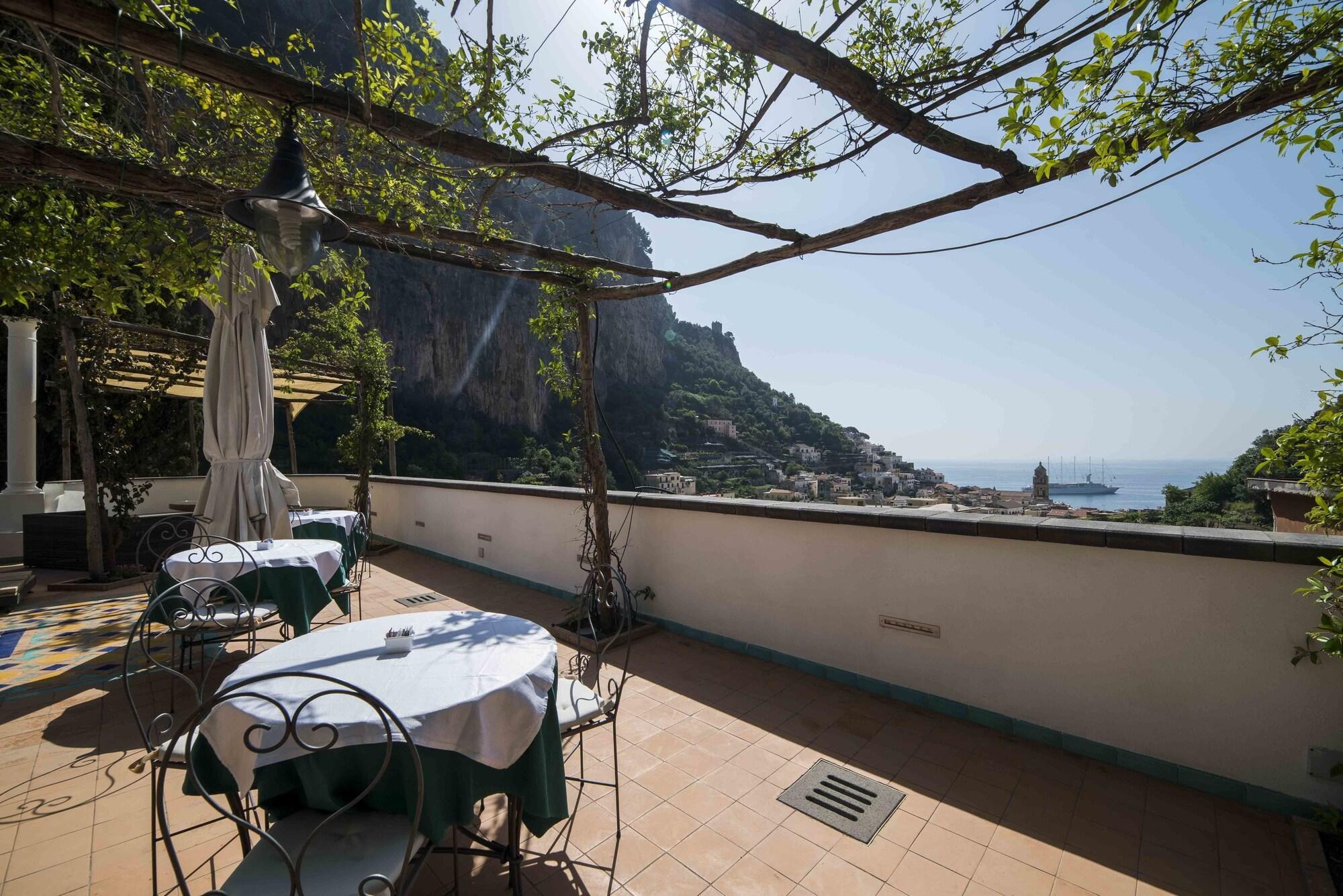 Hotel Villa Annalara Charme And Relax Amalfi Exteriör bild
