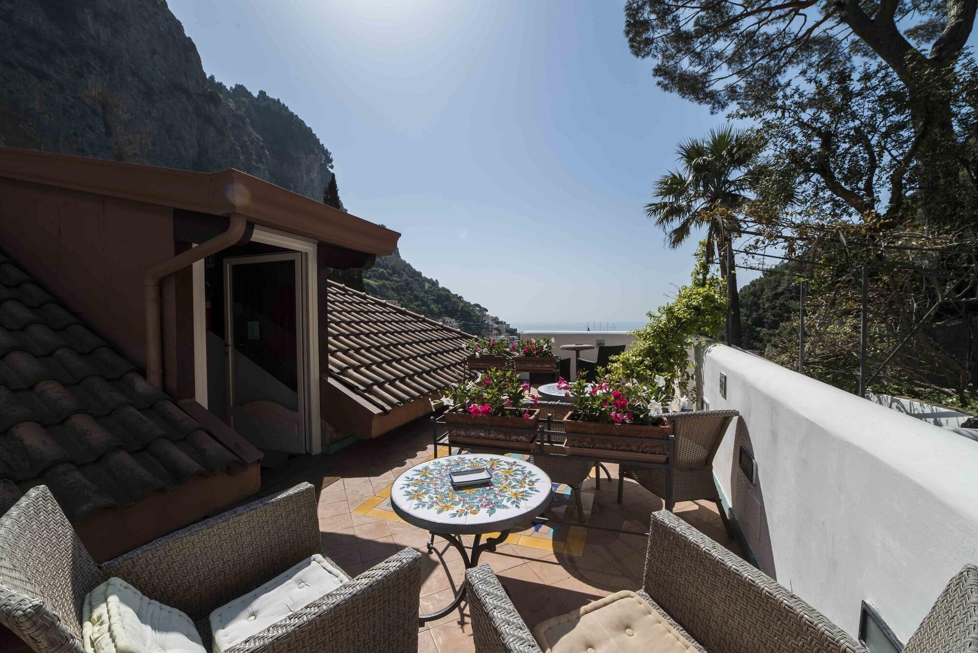 Hotel Villa Annalara Charme And Relax Amalfi Exteriör bild